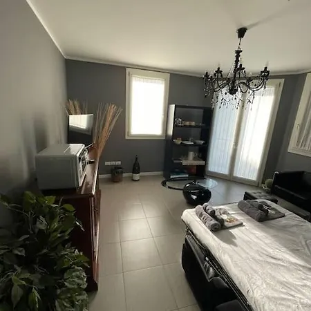 Erman House Perla Nera Veneziana 多洛