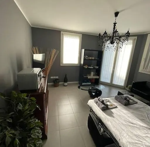 Erman House Perla Nera Veneziana دولو